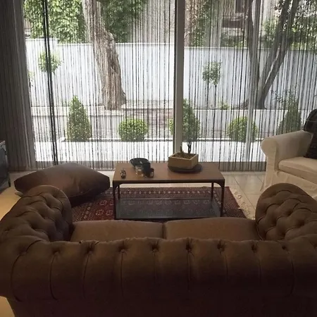 Friends Luxury In Marousi * Athènes